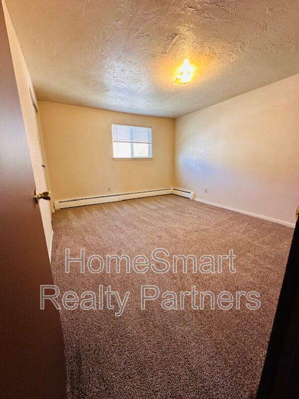 Building Photo - 185 F Grn