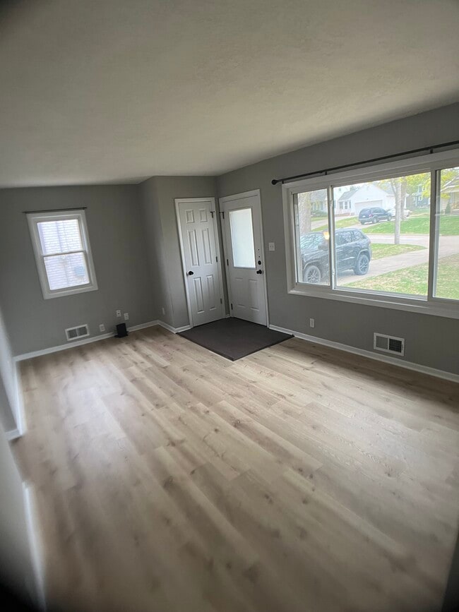 Family Room - 3935 43rd St