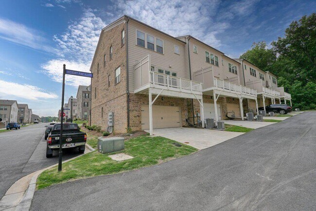 Building Photo - 4240 Hickory Pne Aly