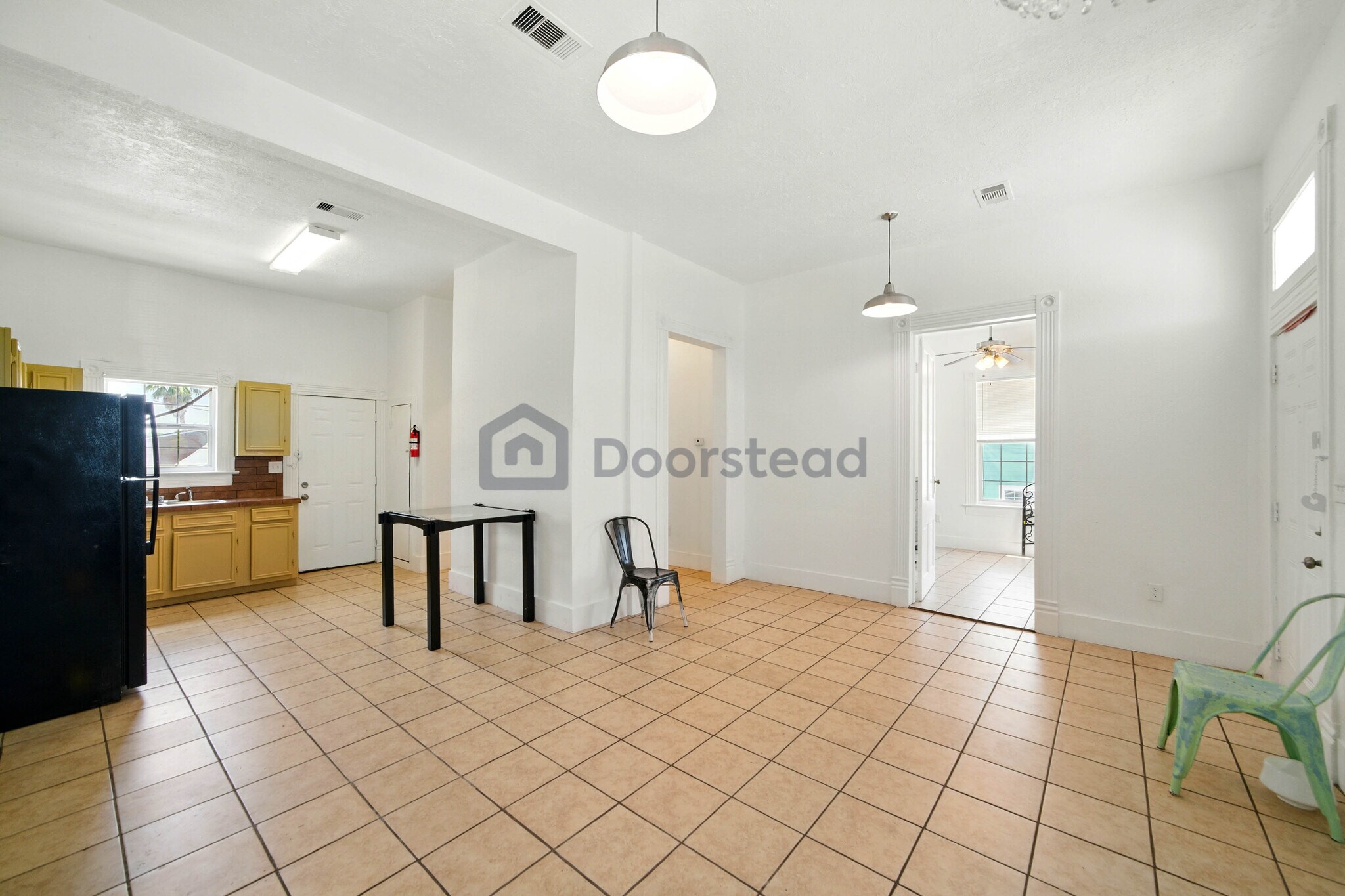Building Photo - 814 35th St
