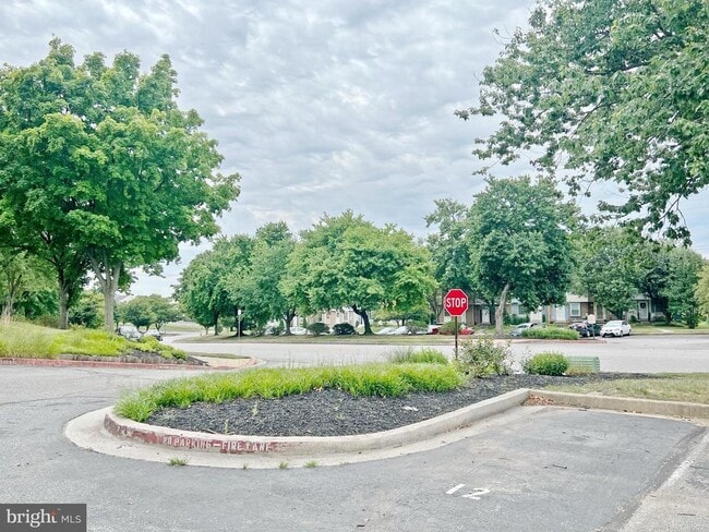 Building Photo - 6001 Rowanberry Dr