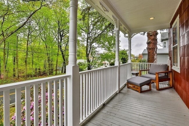 Building Photo - 107 Greenwood St