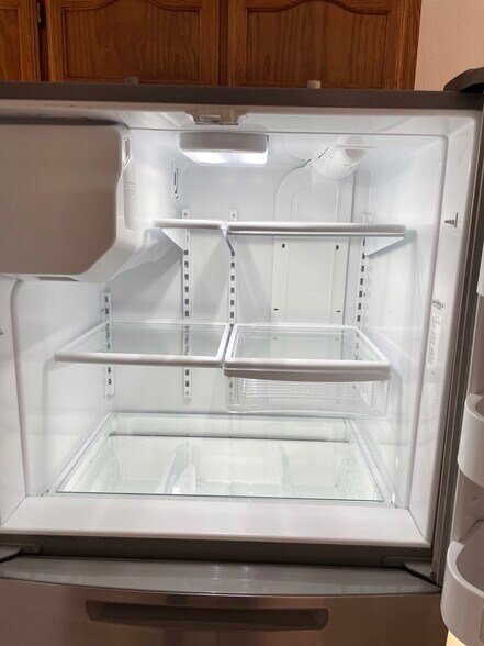 Building Photo - 2404 Thomas St