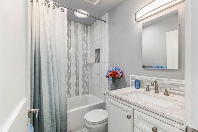 Building Photo - Open Concept 2BR 1 BA Bremerton Rambler