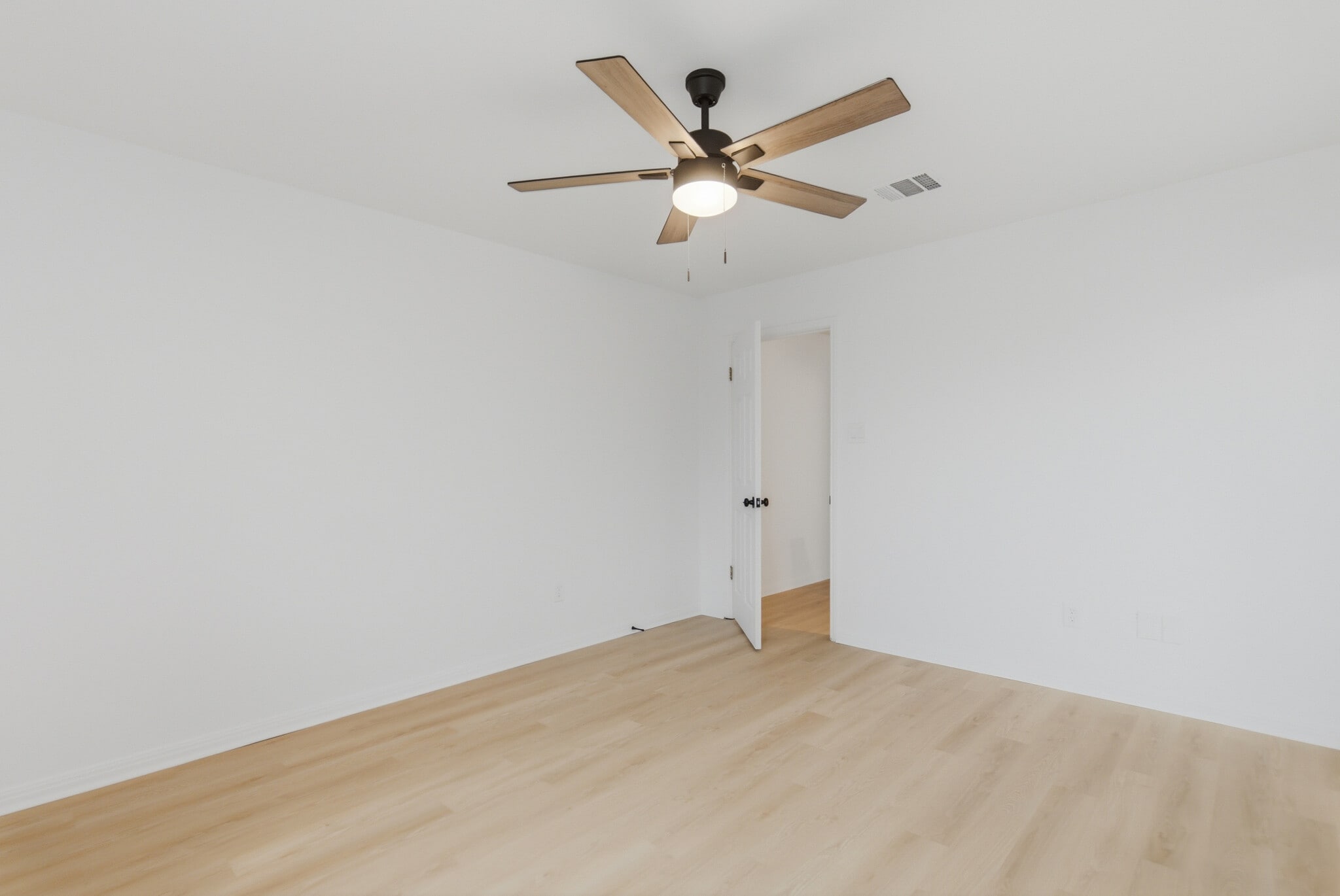 Building Photo - Room in Duplex on Gwendolyn Ln