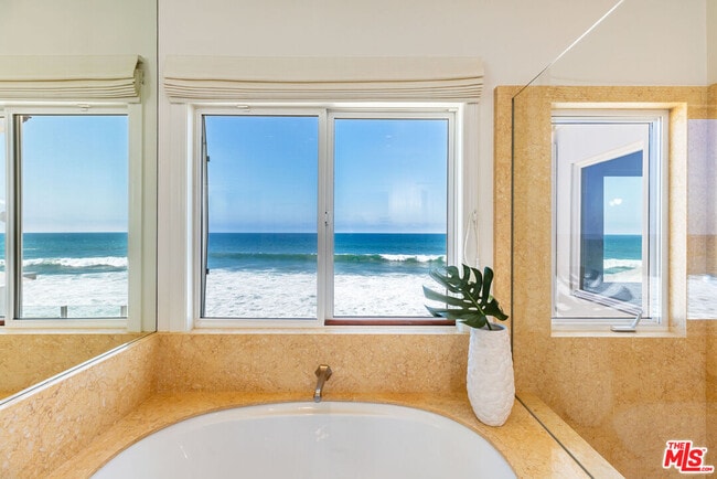 Building Photo - 24314 Malibu Rd