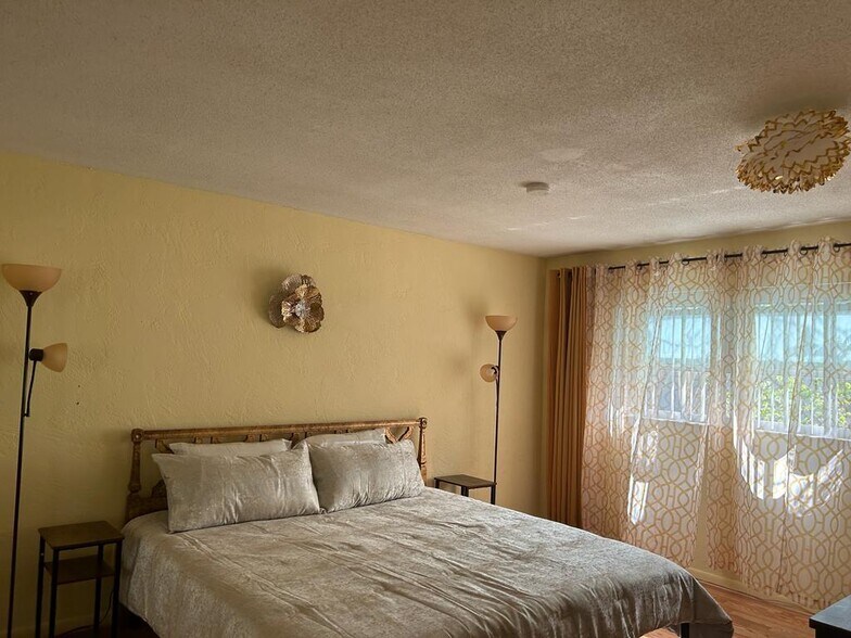 Building Photo - 1831 Kay Dr