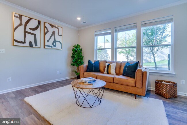Building Photo - 14955 River Walk Way