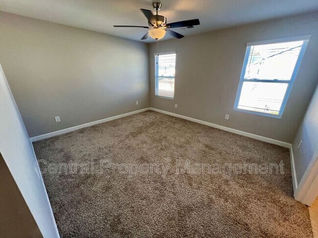 Building Photo - 613 Reese Ln