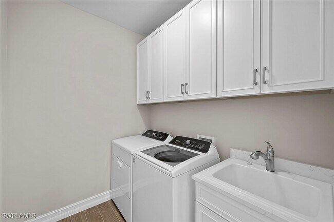 Building Photo - 502 Kamari Cv