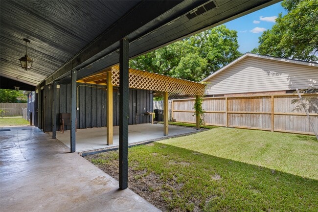 Building Photo - 3808 Avenue O