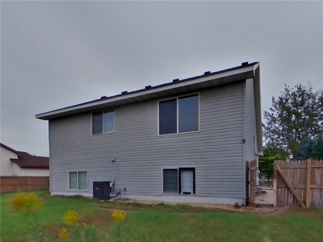 Building Photo - 5215 Pond View Ln