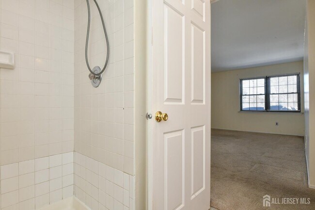 Building Photo - 290 Alpine Way