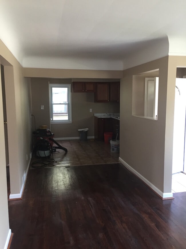 Building Photo - Cozy 3 bedroom 2bath Bungalow in nice Redford neighborhood