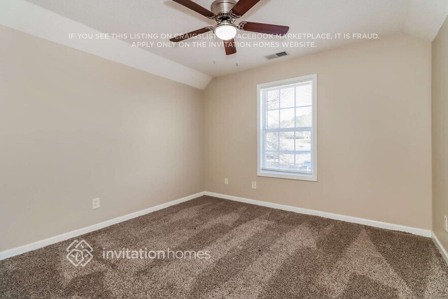 Building Photo - 200 Autumn Creek