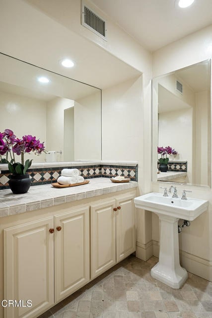 Building Photo - 790 Huntington Cir