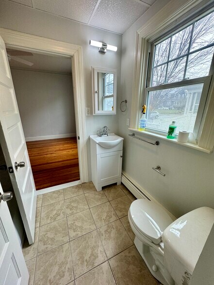 Building Photo - 224 Park Ave