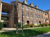 Building Photo - $1,550 | 2 Bedroom, 2 Bathroom Condo | No ...