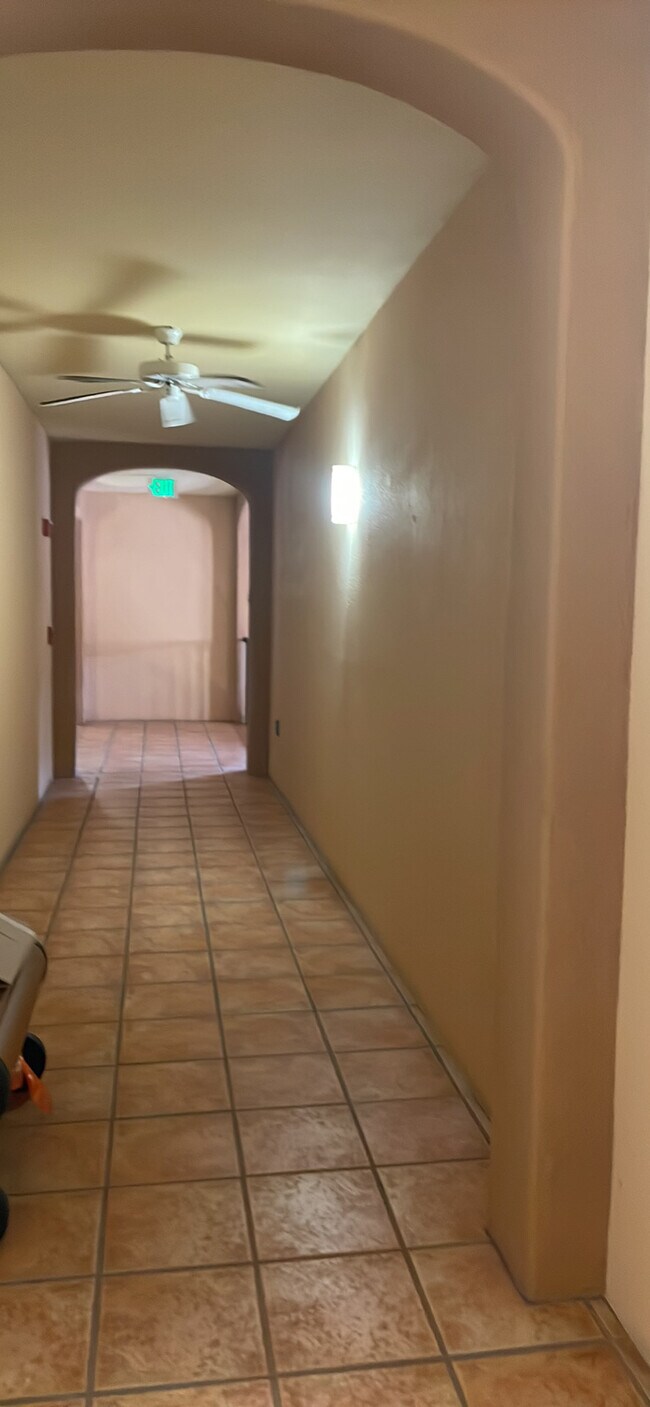 Building Photo - 500 Mirasol Cir