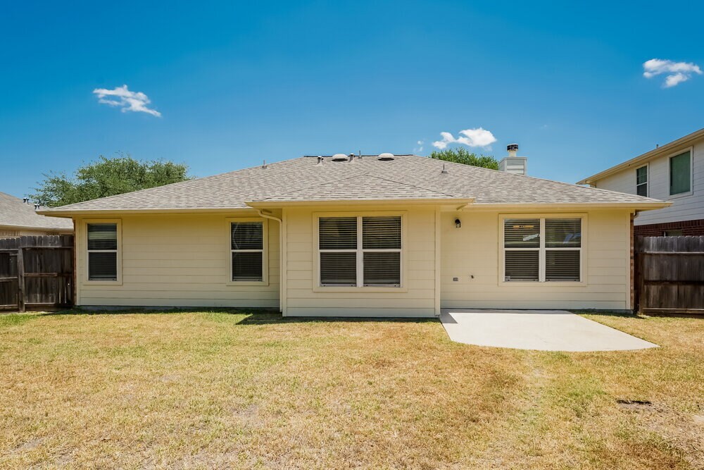 Building Photo - 20827 Oak Rain Ct