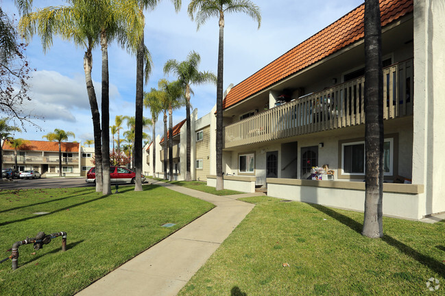 Building Photo - El Conquistador Apartments