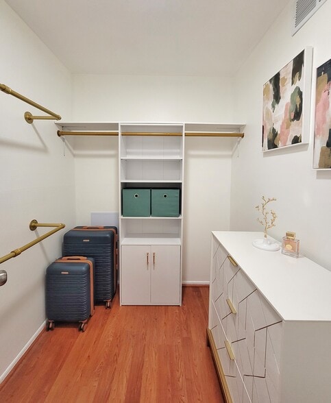 Building Photo - 1911 Tarpon Ct