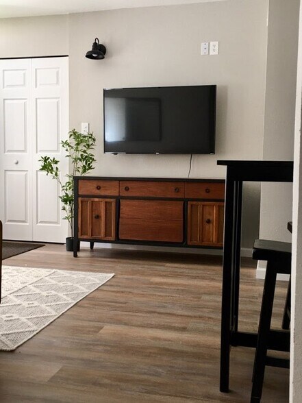 Building Photo - 4607 E Patrick Rd