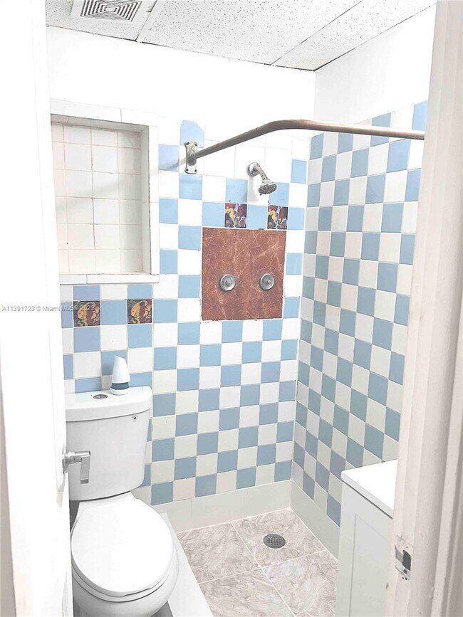 Building Photo - 3101 NW 28th St