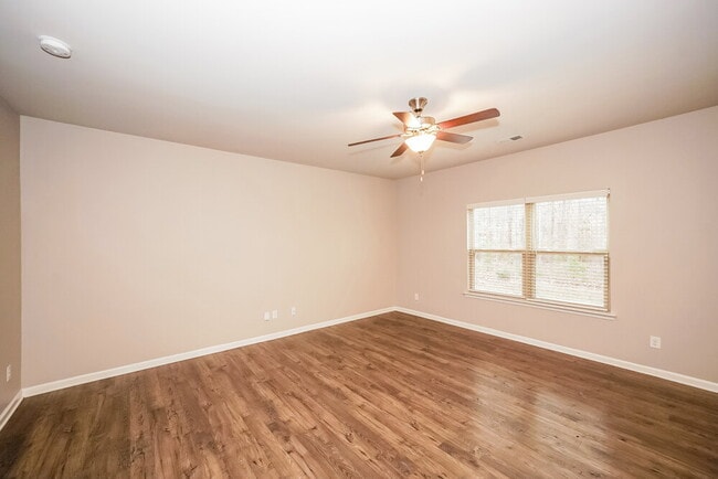 Building Photo - 1013 Helms Rd