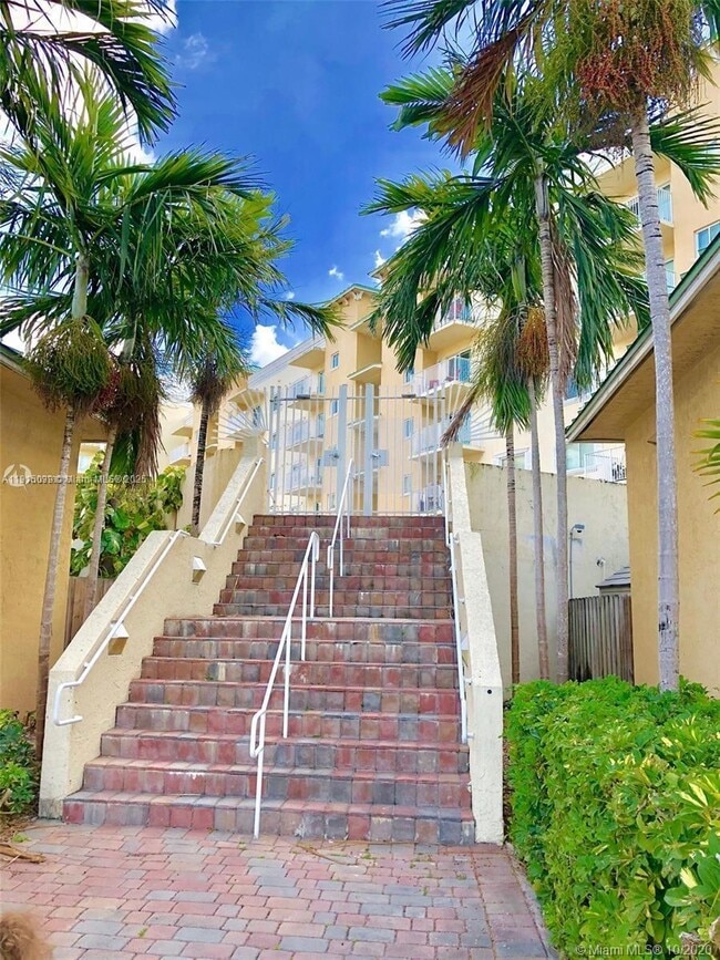 Building Photo - 2415 NW 16th St Rd