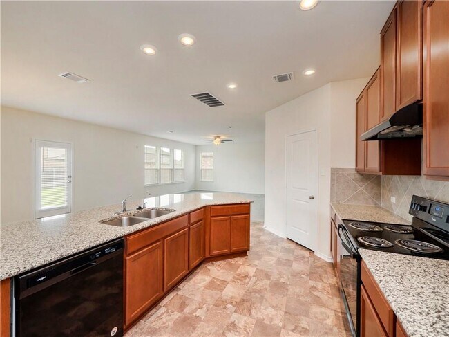 Building Photo - 119 Everglades Ave