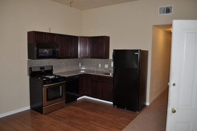 Building Photo - 145 N 5th Street