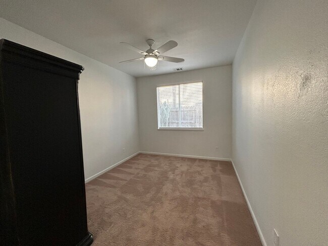 Building Photo - 5208 Harness Ct