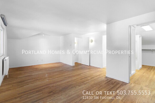 Building Photo - 12830 SW Foothill Dr