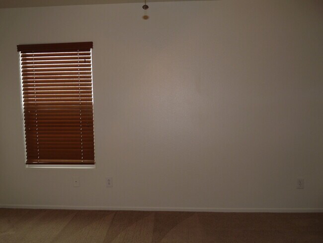 Building Photo - SOUTHWEST 3 BEDROOM, 2.5 BATH WITH LOFT