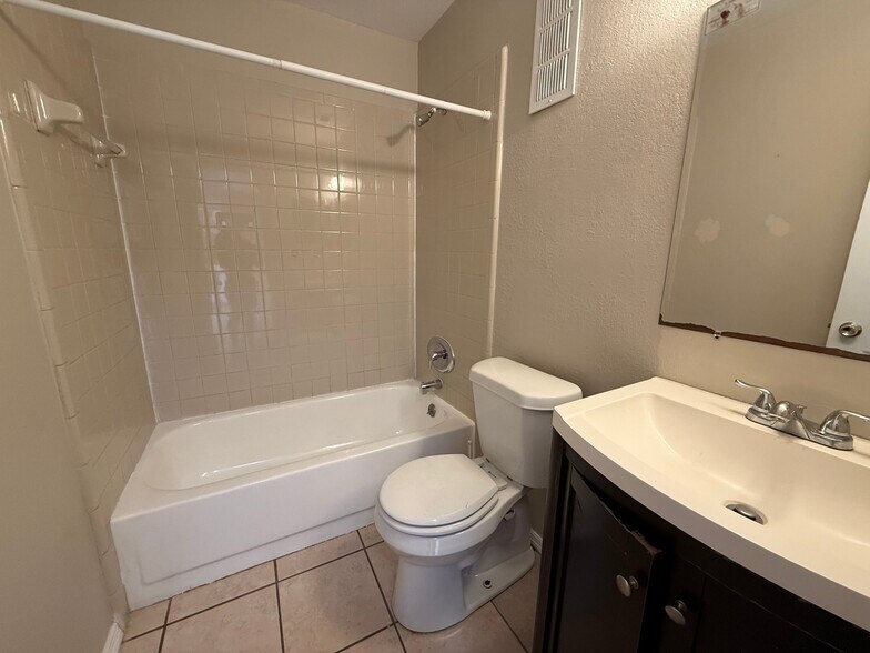 Building Photo - 4705 Almond Willow Dr