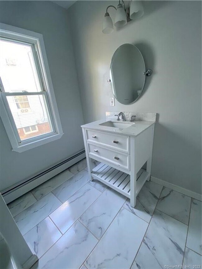 Building Photo - Newly Remodeled 3 Bedroom on 1st Floor
