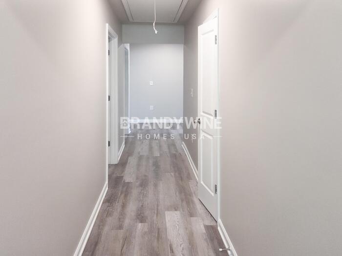 Building Photo - 1116 E Shoreview Rd