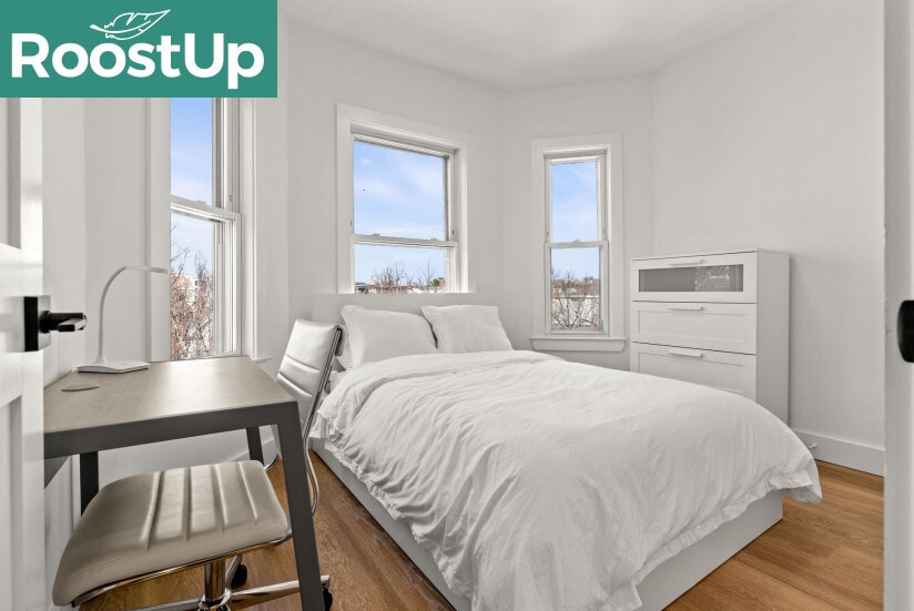 Building Photo - Furnished Private Bedroom with Private Bath in East Boston!