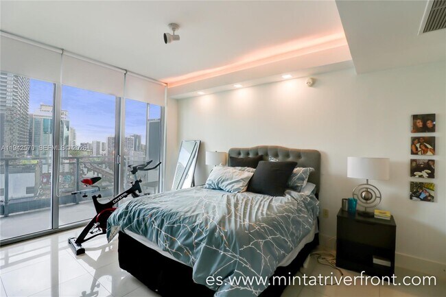 Building Photo - 92 SW 3rd St