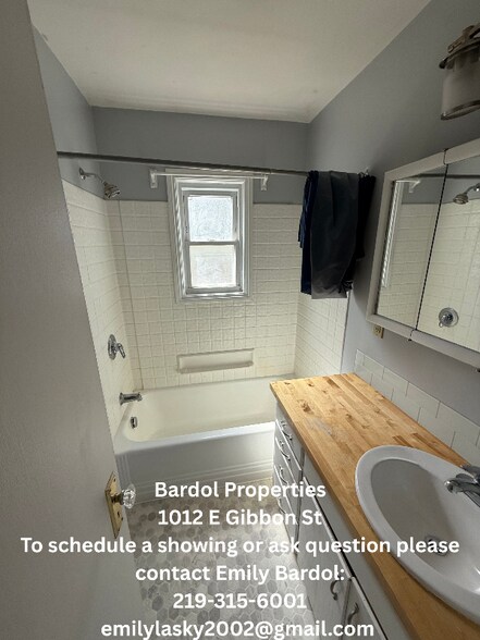 Building Photo - 1012 E Gibbon St
