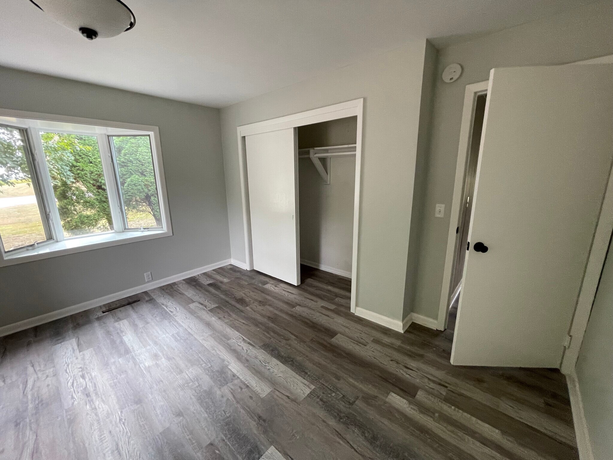 Building Photo - 532 Capitol Dr