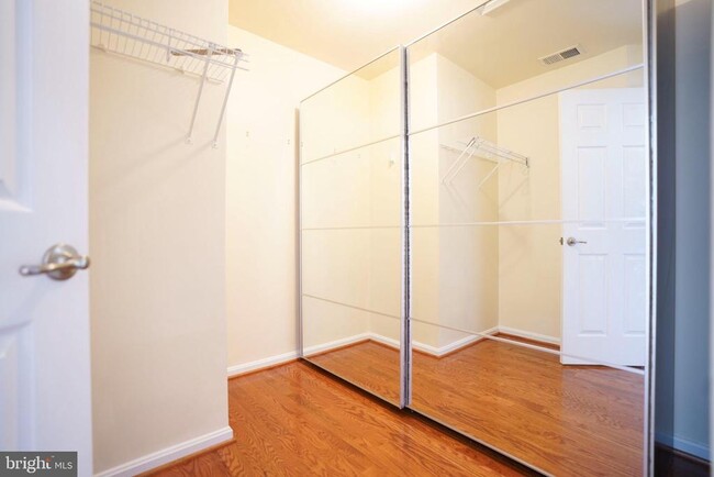 Building Photo - 5685 Faircloth Ct