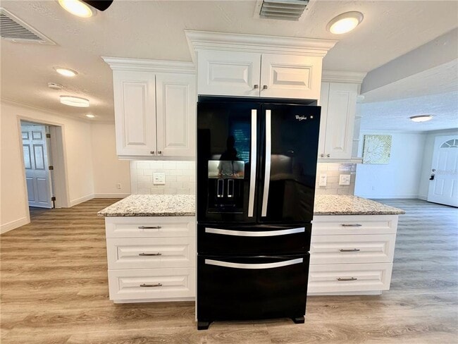 Building Photo - 3295 Adrian Ave