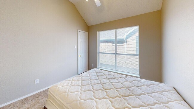Building Photo - 7812 Silver Sage Dr