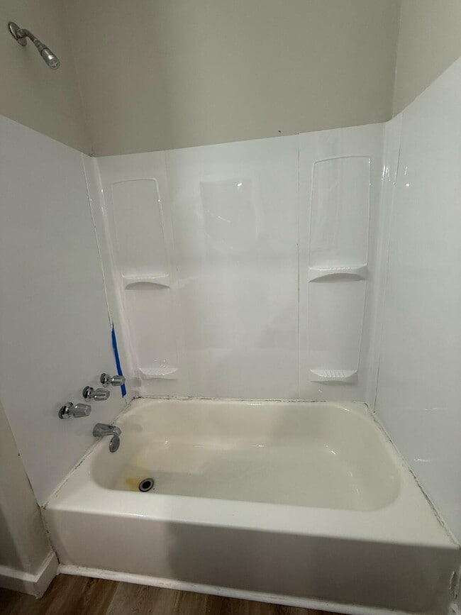 Building Photo - Bright & Cozy 3-Bed Duplex for Rent in Detroit