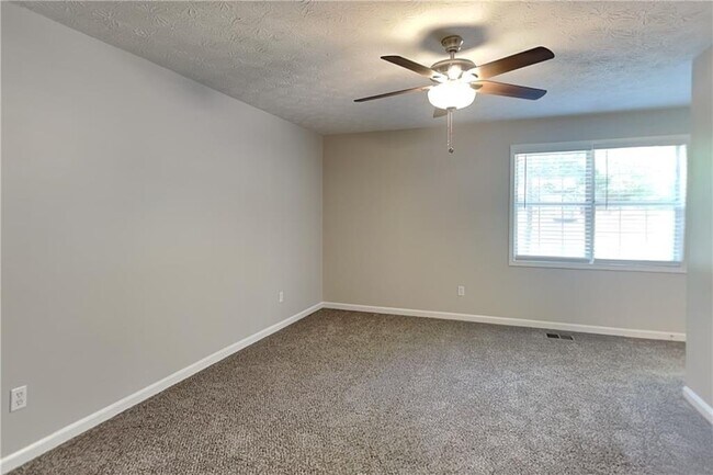 Building Photo - 2263 Turtle Club Dr NE