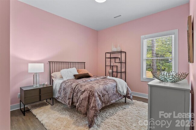 Building Photo - 129 Greens Rd