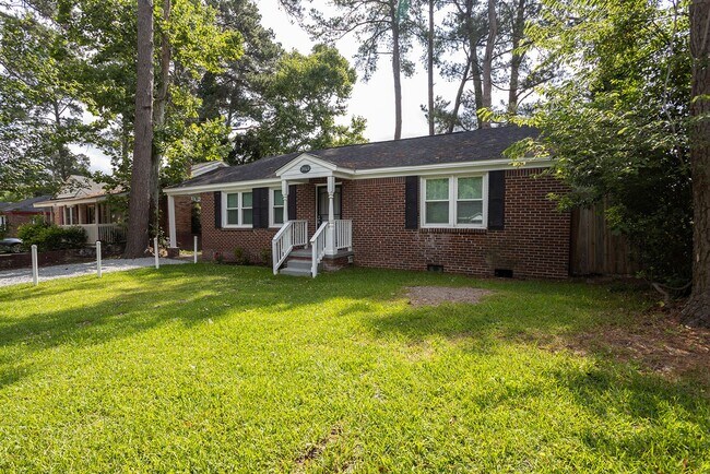 Building Photo - Welcome to this beautiful newly renovated ...