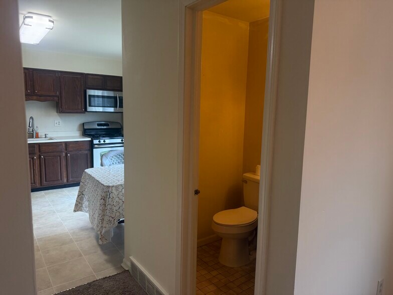 Building Photo - 55 Frenchwoods Cir